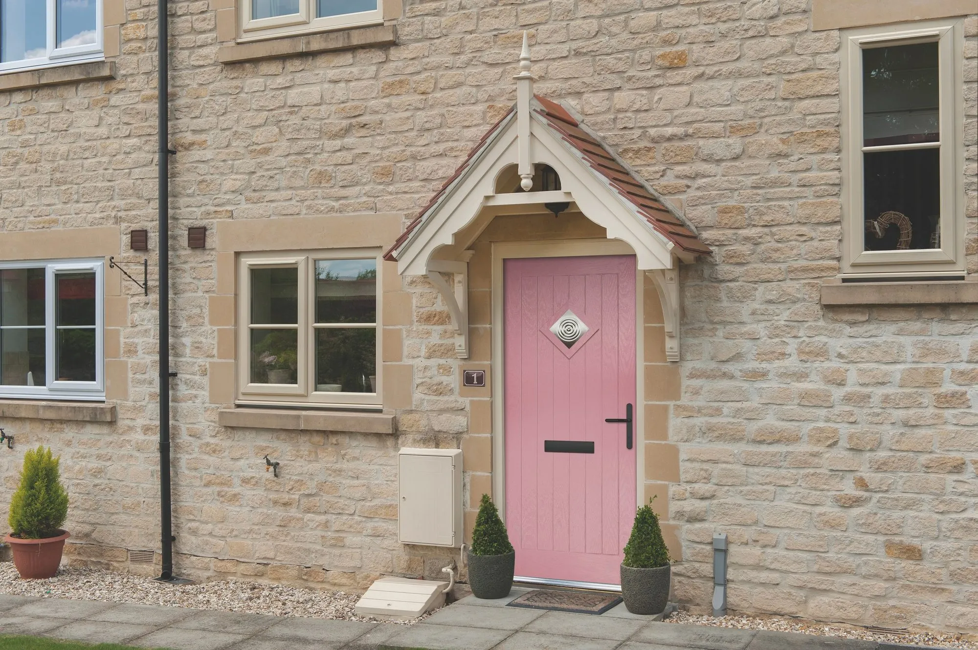 Pluto Farmhouse in Pastel Pink with Bullseye glass